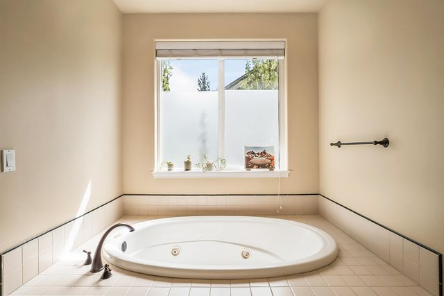 800 SE Shadowood Drive, Bend, OR 97702