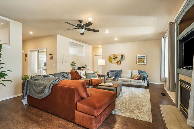 800 SE Shadowood Drive, Bend, OR 97702