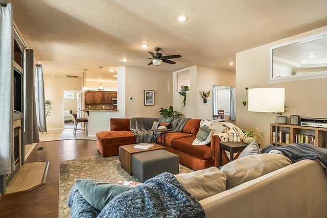 800 SE Shadowood Drive, Bend, OR 97702