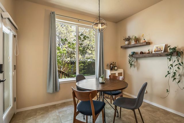 800 SE Shadowood Drive, Bend, OR 97702