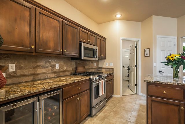 800 SE Shadowood Drive, Bend, OR 97702