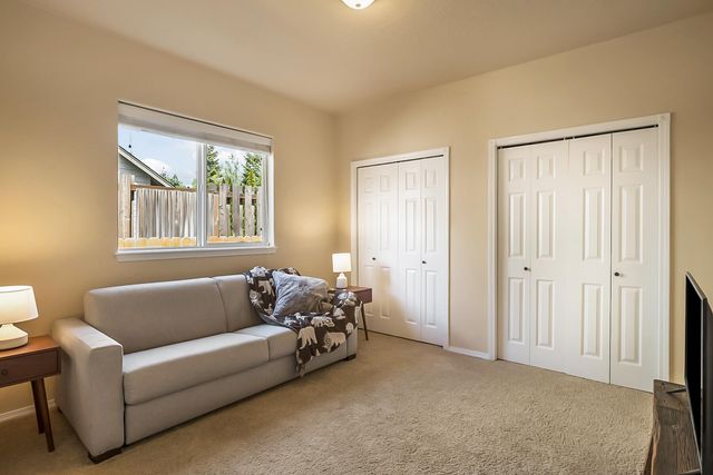 800 SE Shadowood Drive, Bend, OR 97702