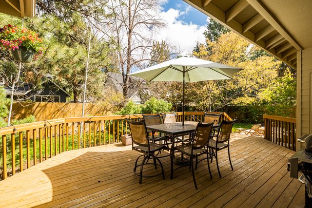 800 SE Shadowood Drive, Bend, OR 97702