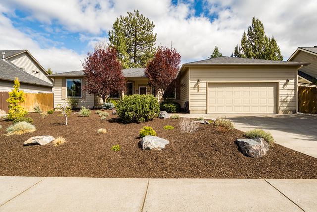 800 SE Shadowood Drive, Bend, OR 97702