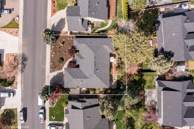 800 SE Shadowood Drive, Bend, OR 97702