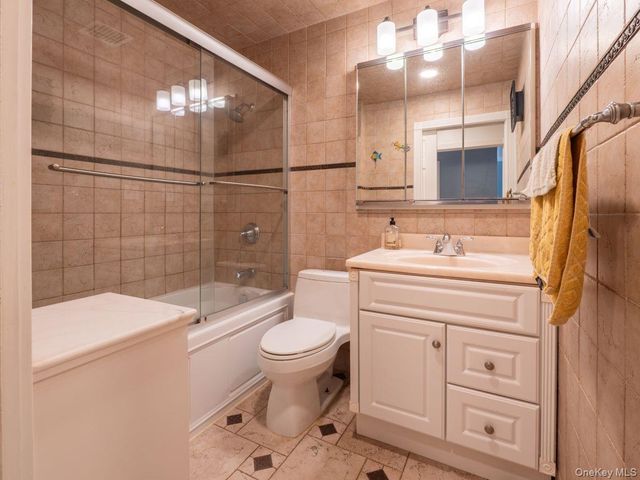 8719 57th Road 77, Elmhurst, NY 11373