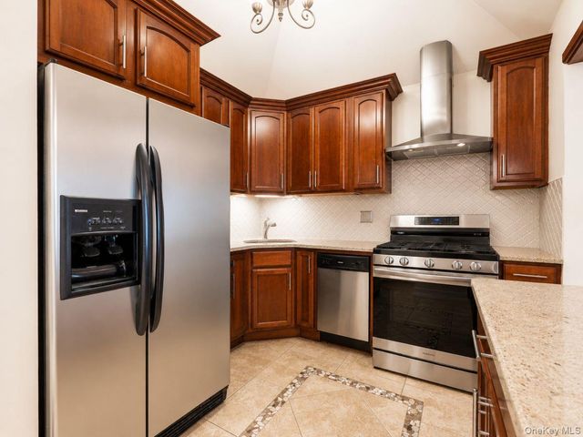 8719 57th Road 77, Elmhurst, NY 11373