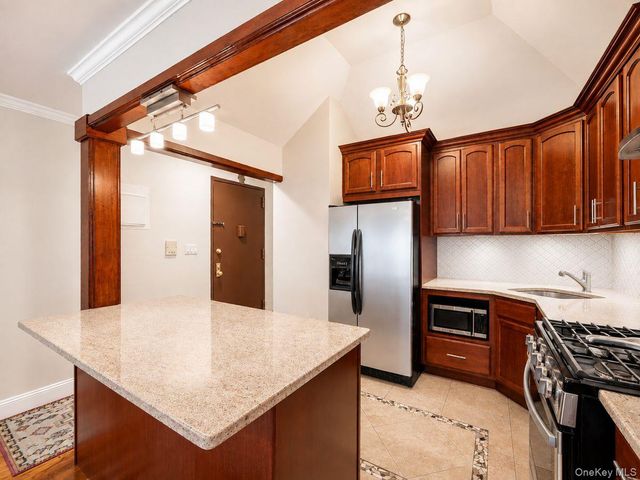 8719 57th Road 77, Elmhurst, NY 11373