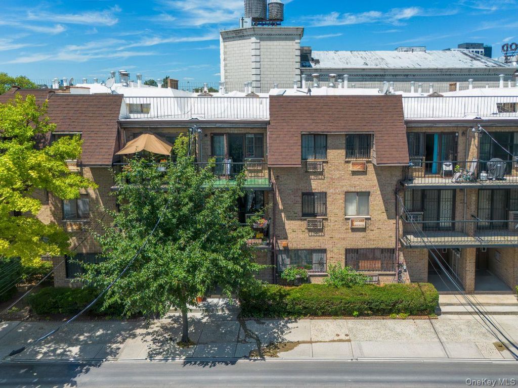 8719 57th Road 77, Elmhurst, NY 11373