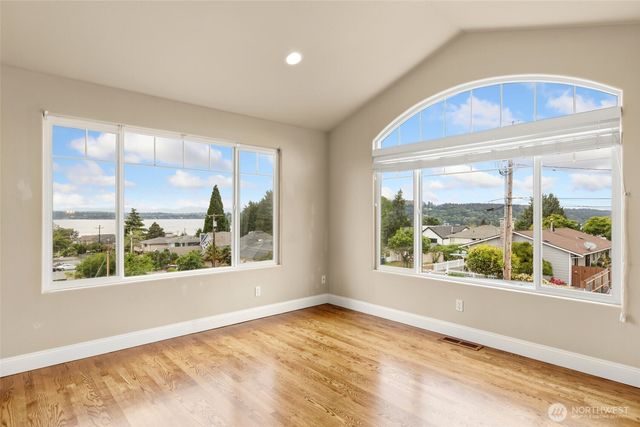 1005 N 29th Street, Renton, WA 98056