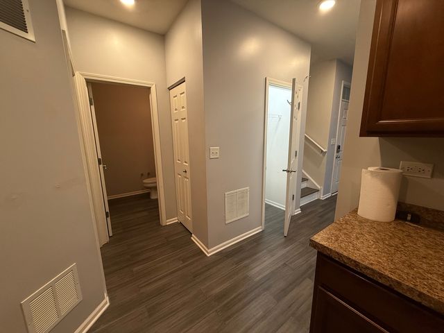 433 Acushnet Street 433, Elgin, IL 60124