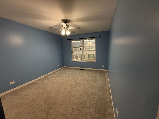 433 Acushnet Street 433, Elgin, IL 60124