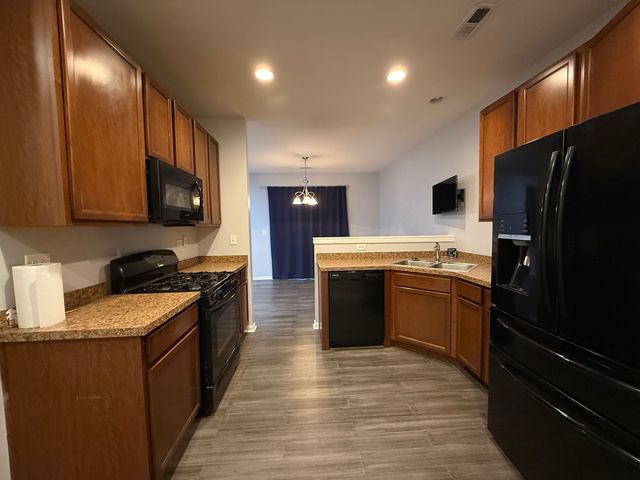 433 Acushnet Street 433, Elgin, IL 60124