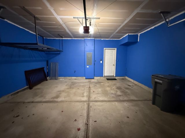 433 Acushnet Street 433, Elgin, IL 60124