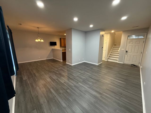 433 Acushnet Street 433, Elgin, IL 60124