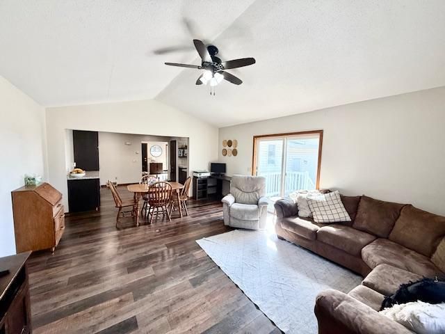 475 E CSAH 10, Vesta, MN 56292