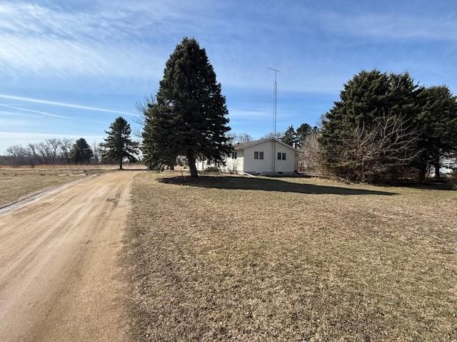 475 E CSAH 10, Vesta, MN 56292