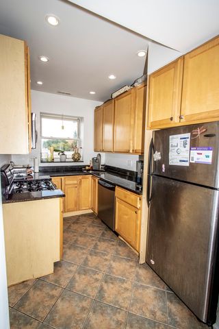 4728 N KENNETH Avenue 3E, Chicago, IL 60630