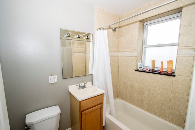 4728 N KENNETH Avenue 3E, Chicago, IL 60630