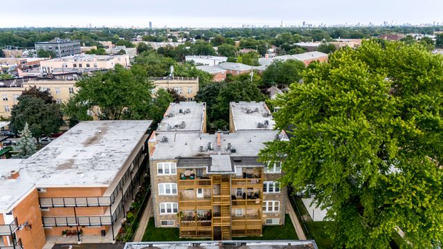 4728 N KENNETH Avenue 3E, Chicago, IL 60630