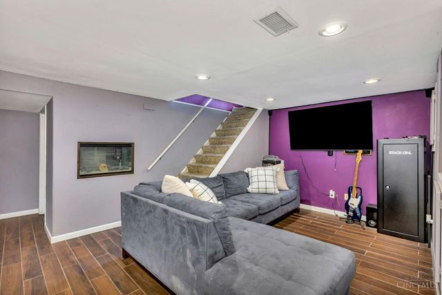 6924 Rob Vern Drive, North College Hill, OH 45239