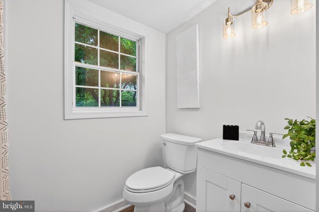 684 W CEDAR ST, Palmyra, PA 17078