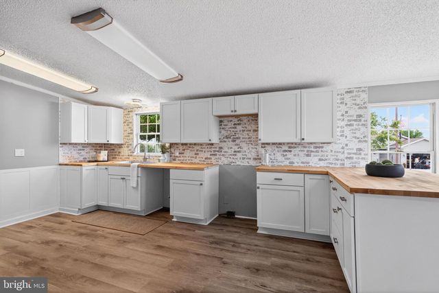 684 W CEDAR ST, Palmyra, PA 17078