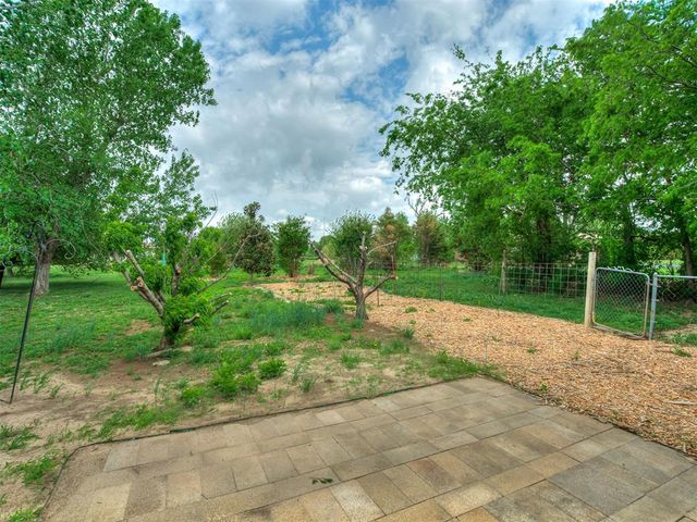 21851 N Huffines Road, Edmond, OK 73012