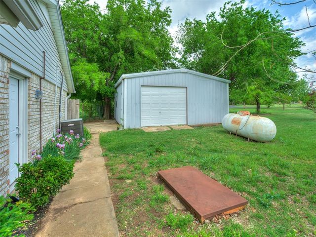 21851 N Huffines Road, Edmond, OK 73012