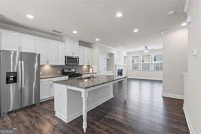 1628 Venture Point Way, Decatur, GA 30032