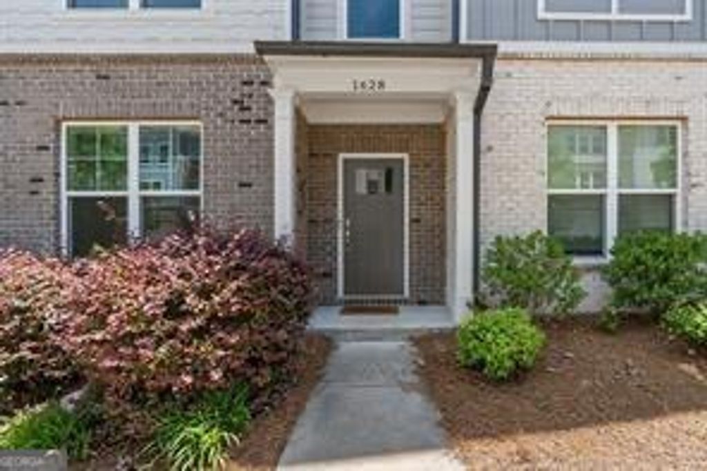 1628 Venture Point Way, Decatur, GA 30032