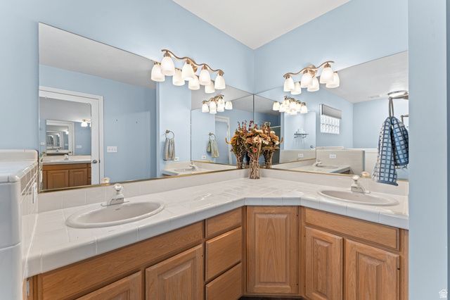 84 BELMORE DR, Kaysville, UT 84037