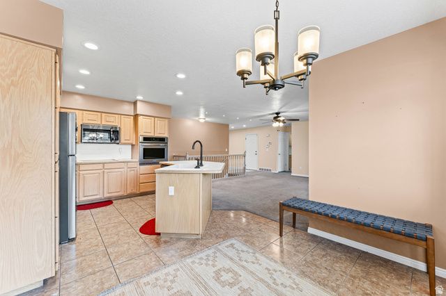 84 BELMORE DR, Kaysville, UT 84037