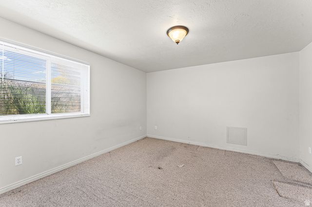 84 BELMORE DR, Kaysville, UT 84037
