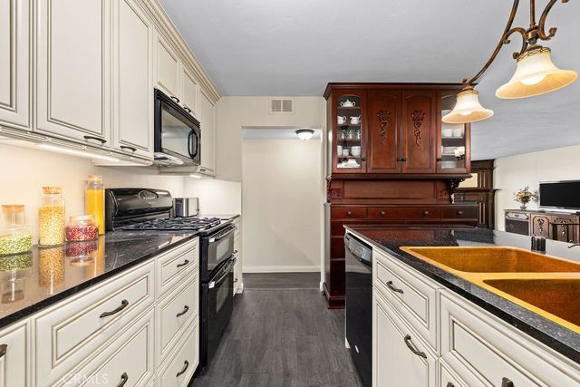 2501 S El Camino Real 206, San Clemente, CA 92672