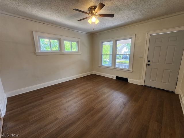 12905 Watterson Avenue, Cleveland, OH 44105