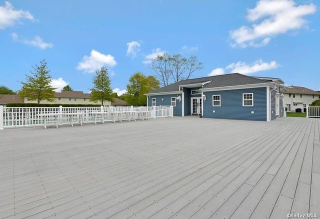 90 Mulberry Common, Riverhead, NY 11901