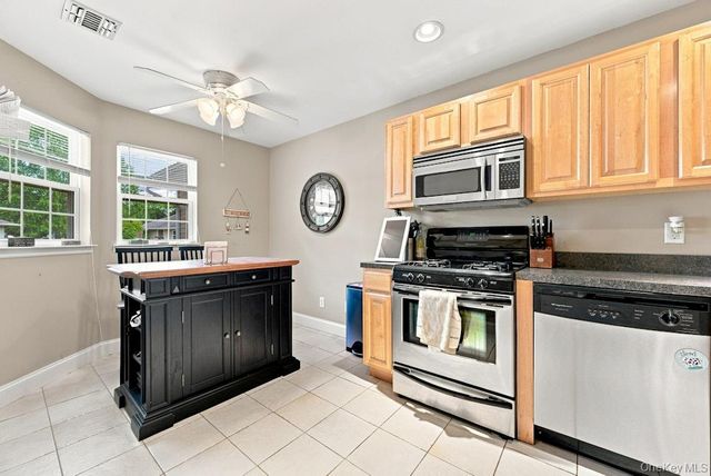 90 Mulberry Common, Riverhead, NY 11901