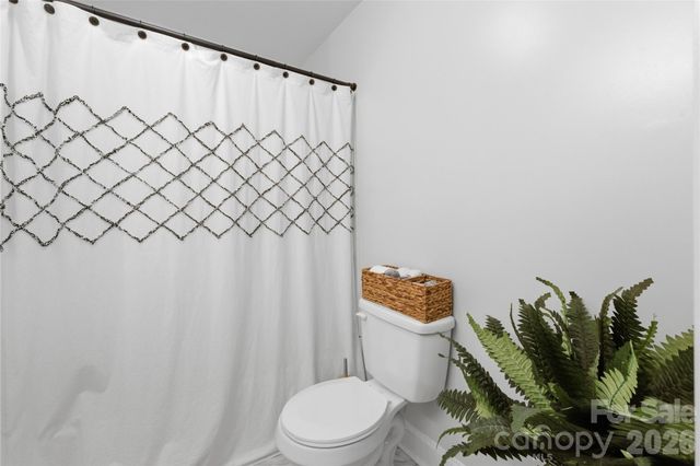 1226 1st Avenue Place NW, Hickory, NC 28601