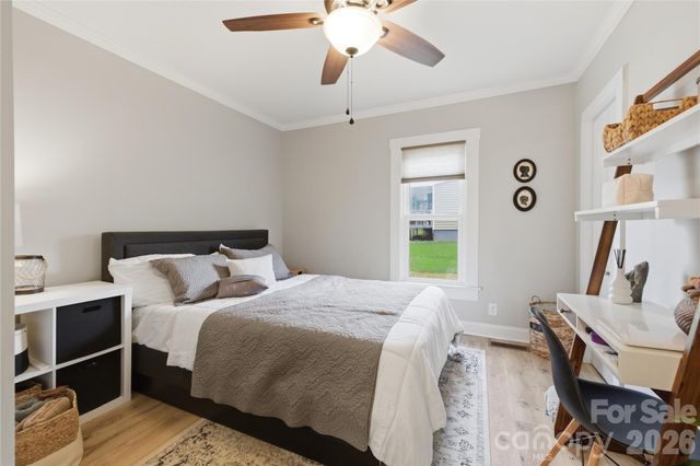1226 1st Avenue Place NW, Hickory, NC 28601
