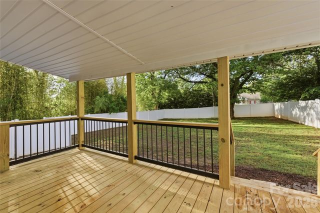 1226 1st Avenue Place NW, Hickory, NC 28601