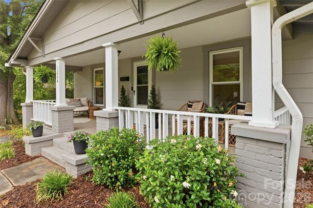 1226 1st Avenue Place NW, Hickory, NC 28601