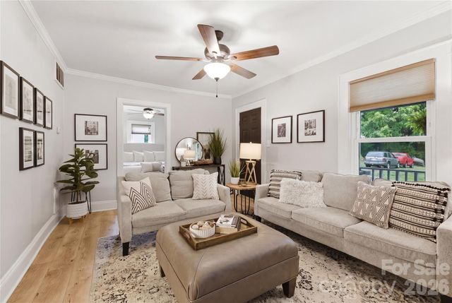1226 1st Avenue Place NW, Hickory, NC 28601