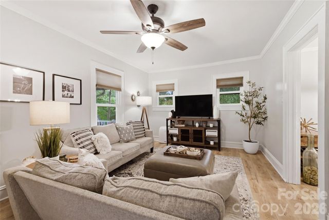 1226 1st Avenue Place NW, Hickory, NC 28601