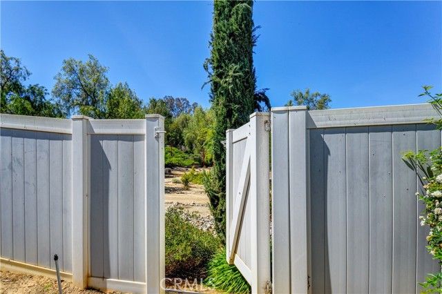 27295 Buffalo, Corona, CA 92883