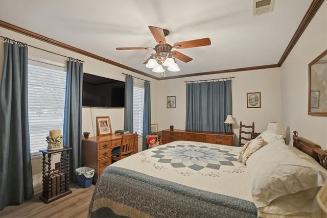 1309 Burleson St, George West, TX 78022