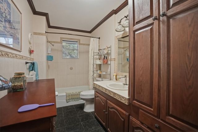 1309 Burleson St, George West, TX 78022