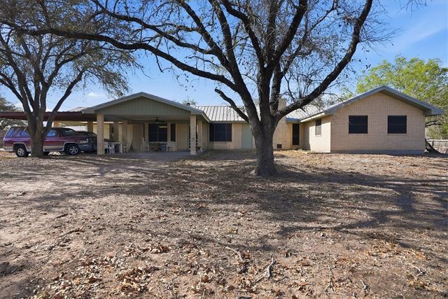 1309 Burleson St, George West, TX 78022