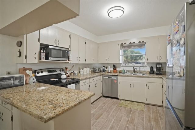 1309 Burleson St, George West, TX 78022