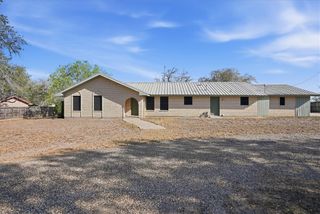 1309 Burleson St, George West, TX 78022